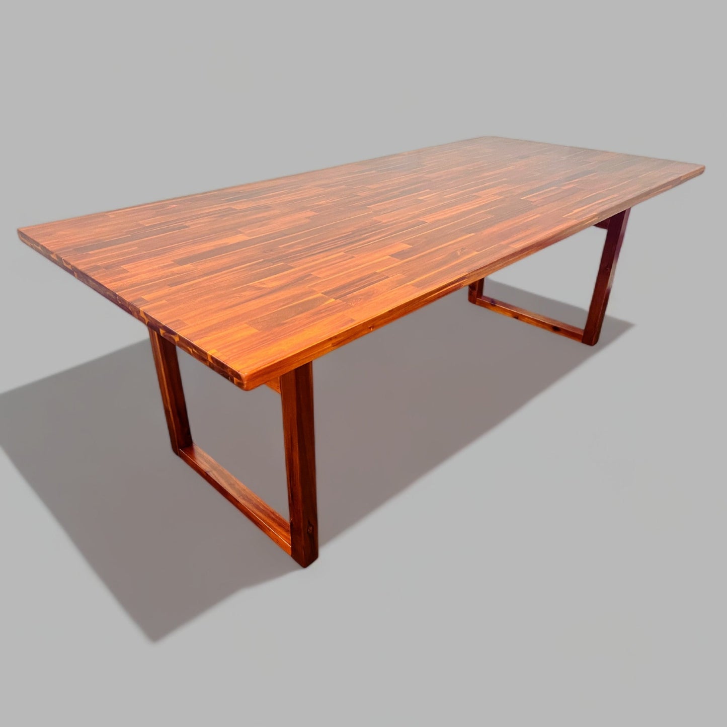 T1008 - TABLE À MANGER MOLOKAI (8 places)