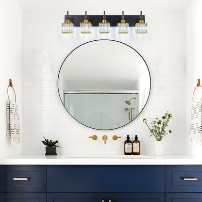 Luminaires de salle de bain modernes à intensité variable en cristal Ora, à installer au-dessus du miroir, style glamour.