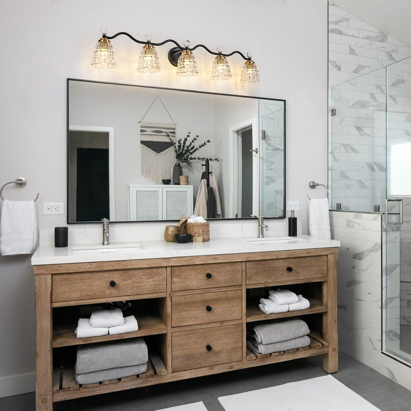 Luminaires de salle de bain modernes Ora à intensité variable, noirs et dorés