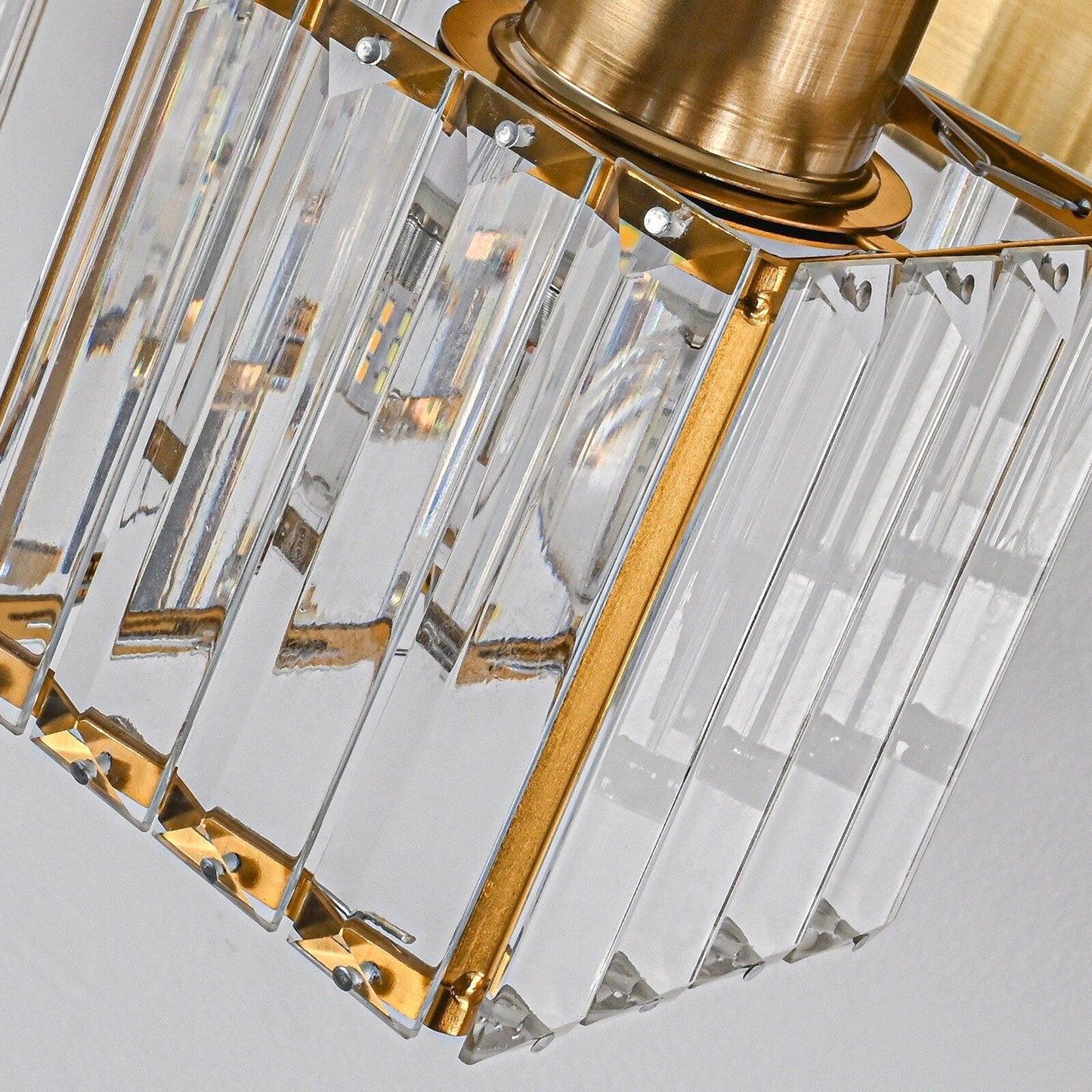 Luminaires de salle de bain modernes à intensité variable en cristal Ora, à installer au-dessus du miroir, style glamour.