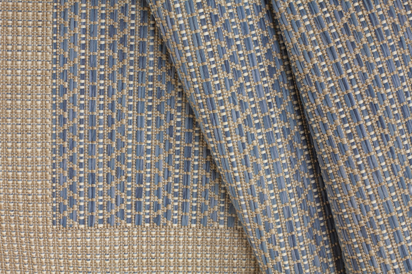 Collection de tapis dorés