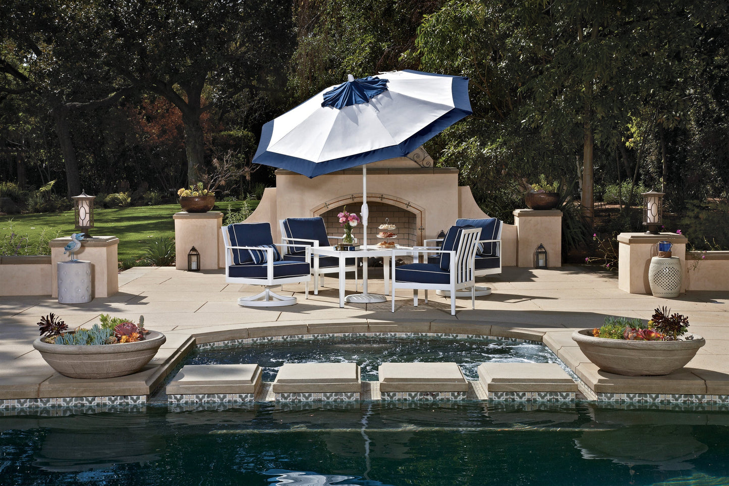 Parasol de marché de 2,74 m avec inclinaison automatique