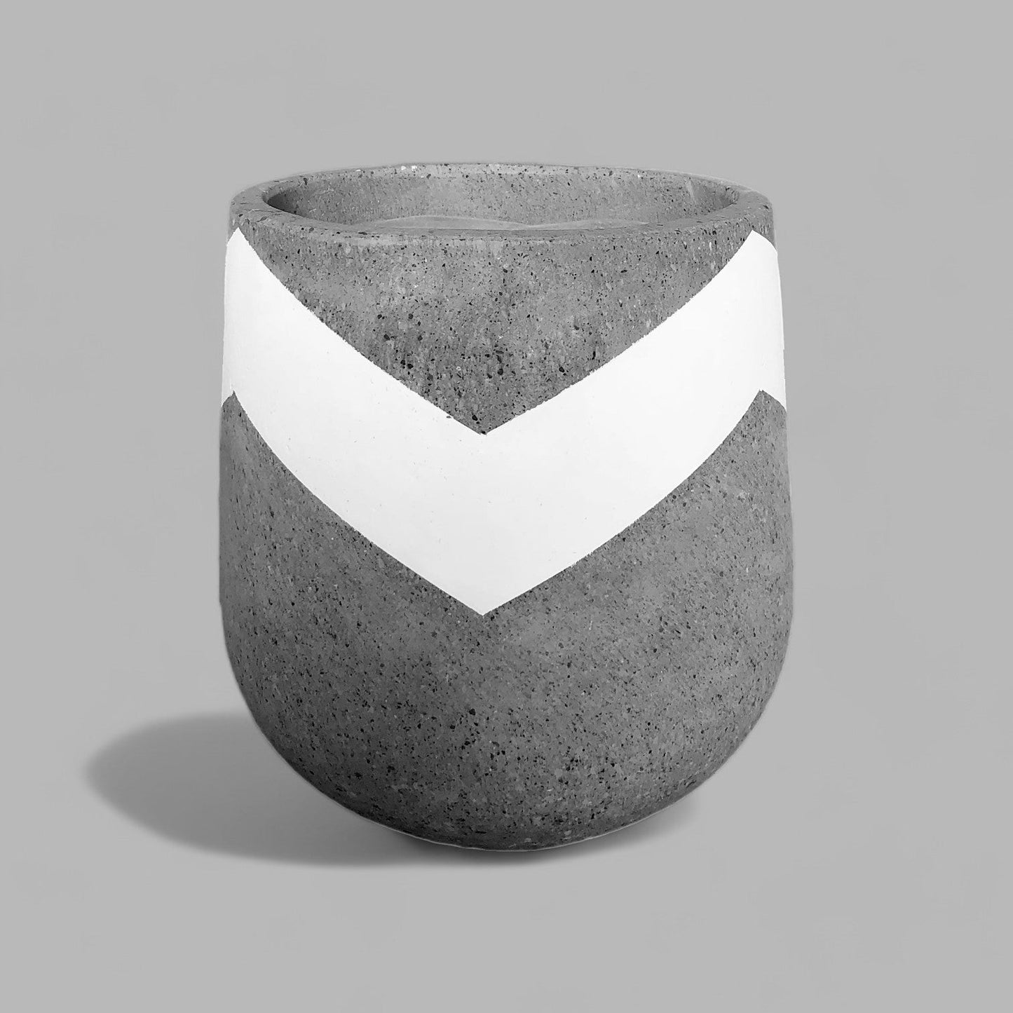 VT133S - JARDINIER EN MOUSSE LÉGÈRE PEINTE ET EN BÉTON