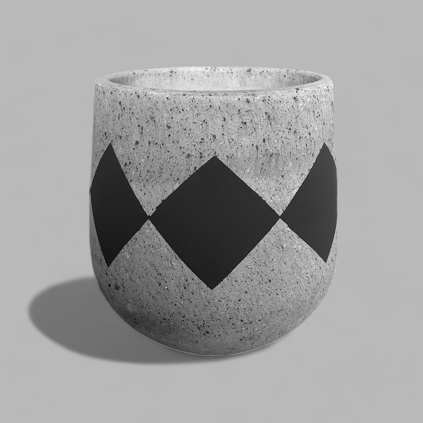 VT133S - JARDINIER EN MOUSSE LÉGÈRE PEINTE ET EN BÉTON