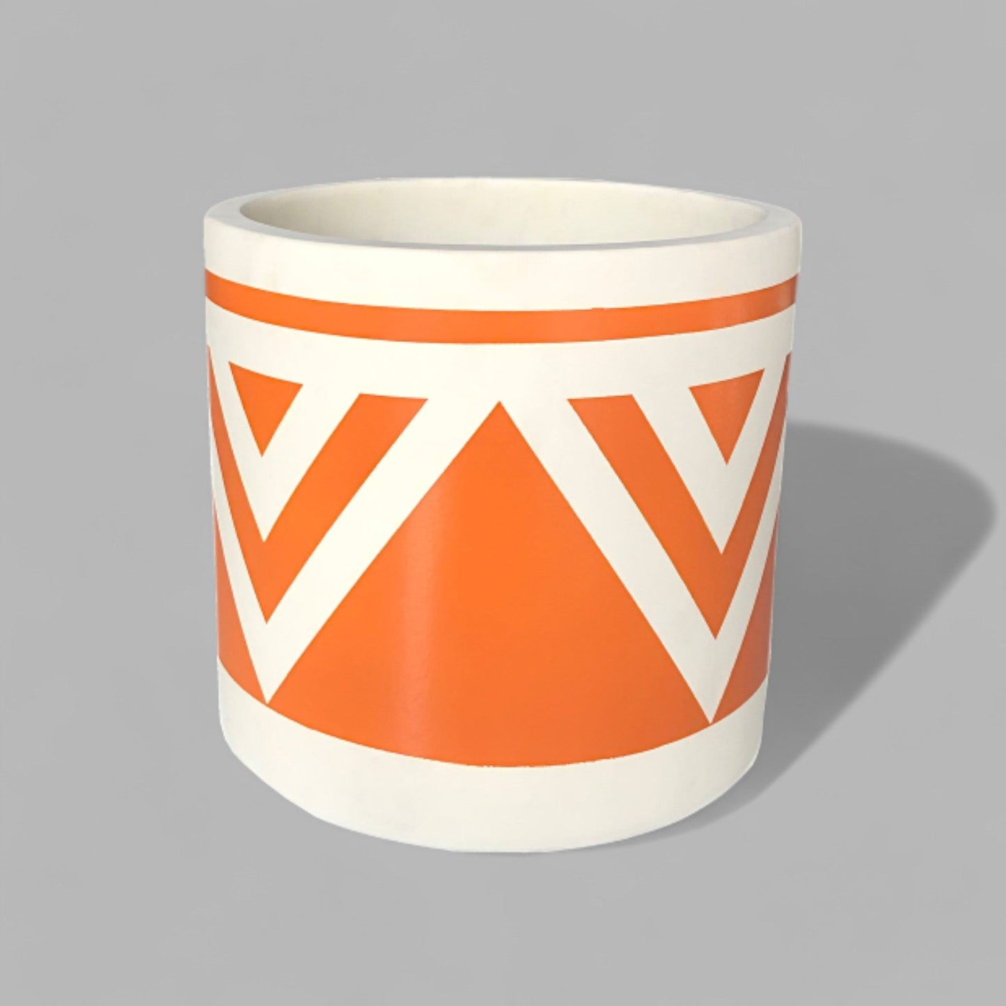 VT52CD - JARDINIER EN MOUSSE LITE PEINTE ET BÉTON