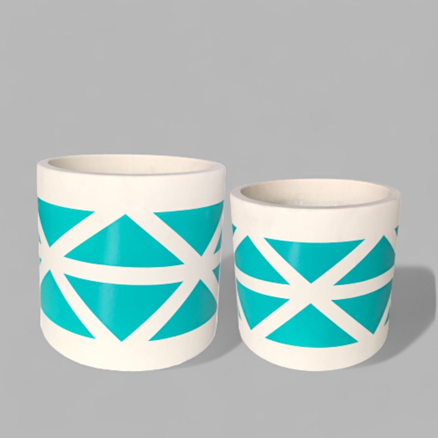 VT52CD - JARDINIER EN MOUSSE LITE PEINTE ET BÉTON